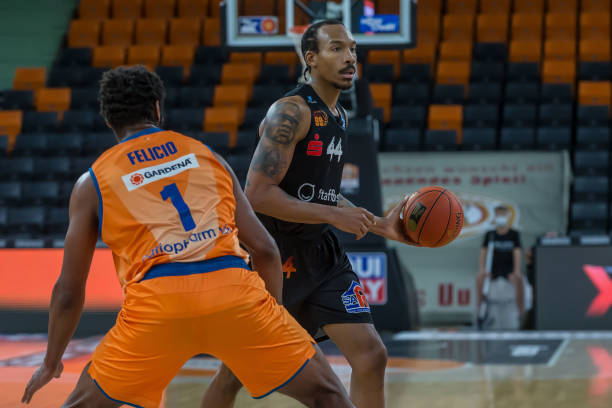 更要具备在 更要具备在